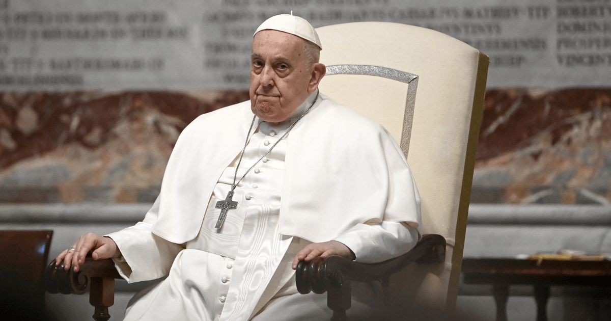 قرار مفاجئ من البابا فرانسيس يصدم مجتمع المثليين