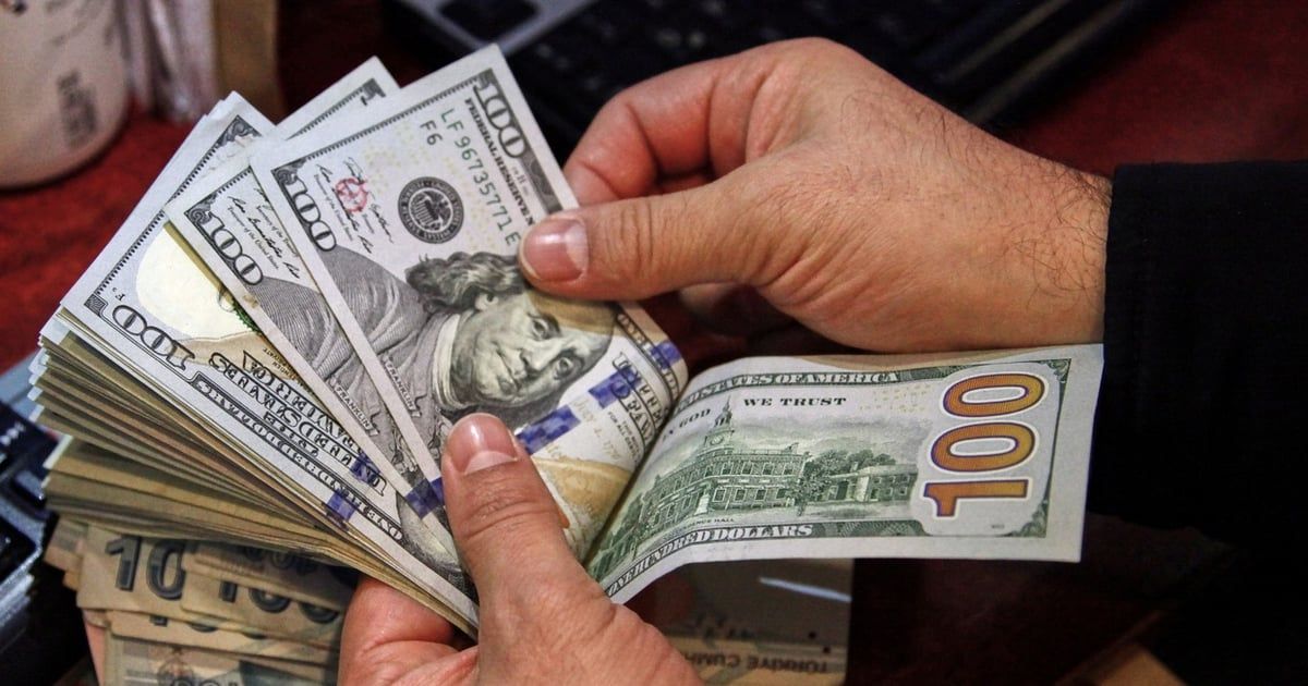 تراجع الدولار مع ترقب الأسواق لبيانات تضخم عالمية مهمة