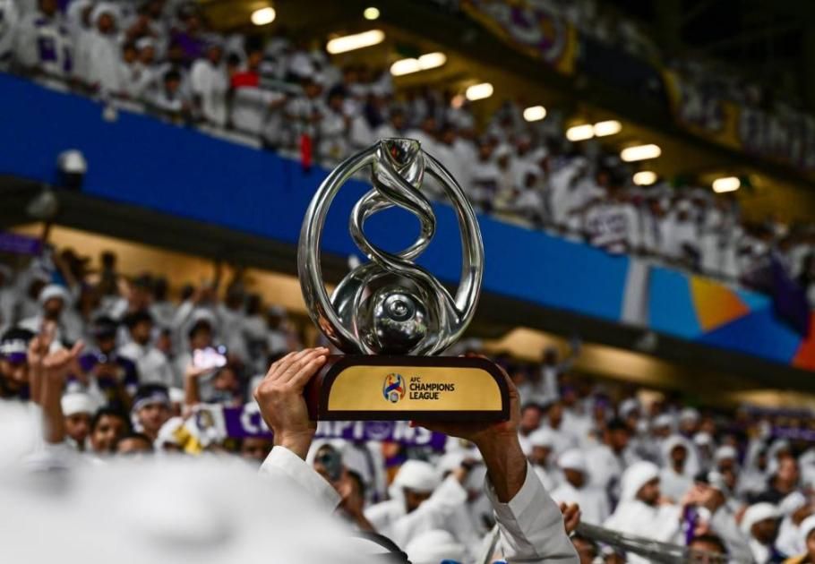 حمدان بن مبارك يتلقى تهنئة رئيس الاتحاد الآسيوي بفوز العين