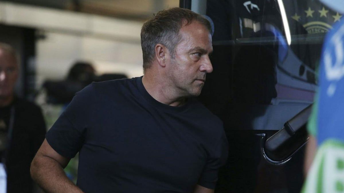 فليك يقبل أبرز شروط برشلونة قبل توقيع عقده