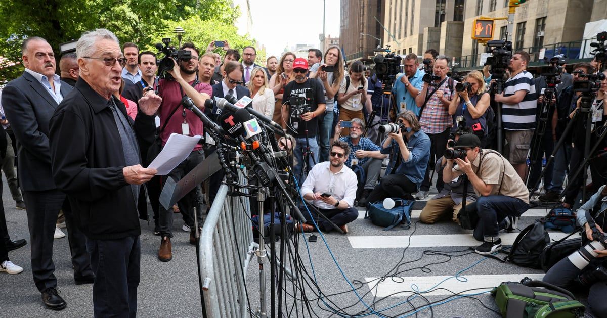 ممثل شهير يصف ترامب بـ"المهرج" ويطالب بخروجه من المشهد السياسي