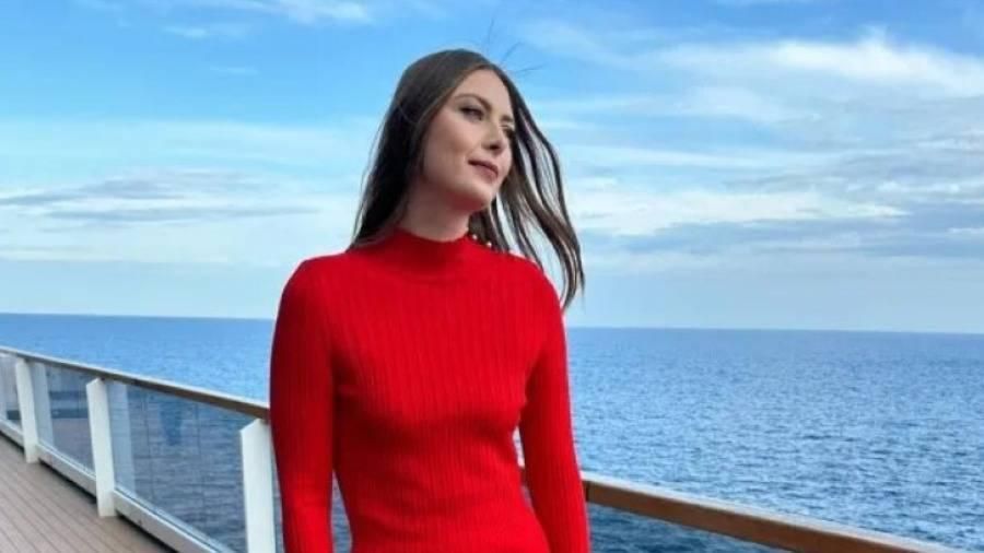 شارابوفا تشارك متابعيها أغنية لهاميلتون