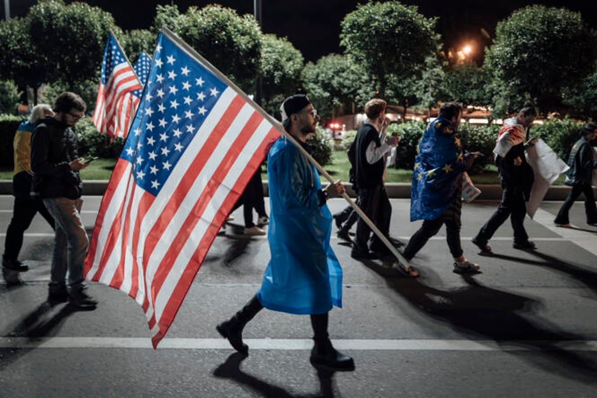 شعب "أوروبي" وحكومة "بهوى روسي".. جورجيا في مفترق طرق