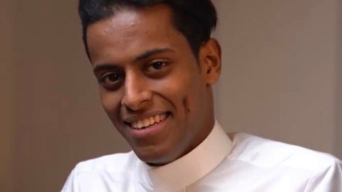 سخرية من قعيد المجد بعد توثيقه "بطولة زائفة" لإخماد حريق (فيديو)