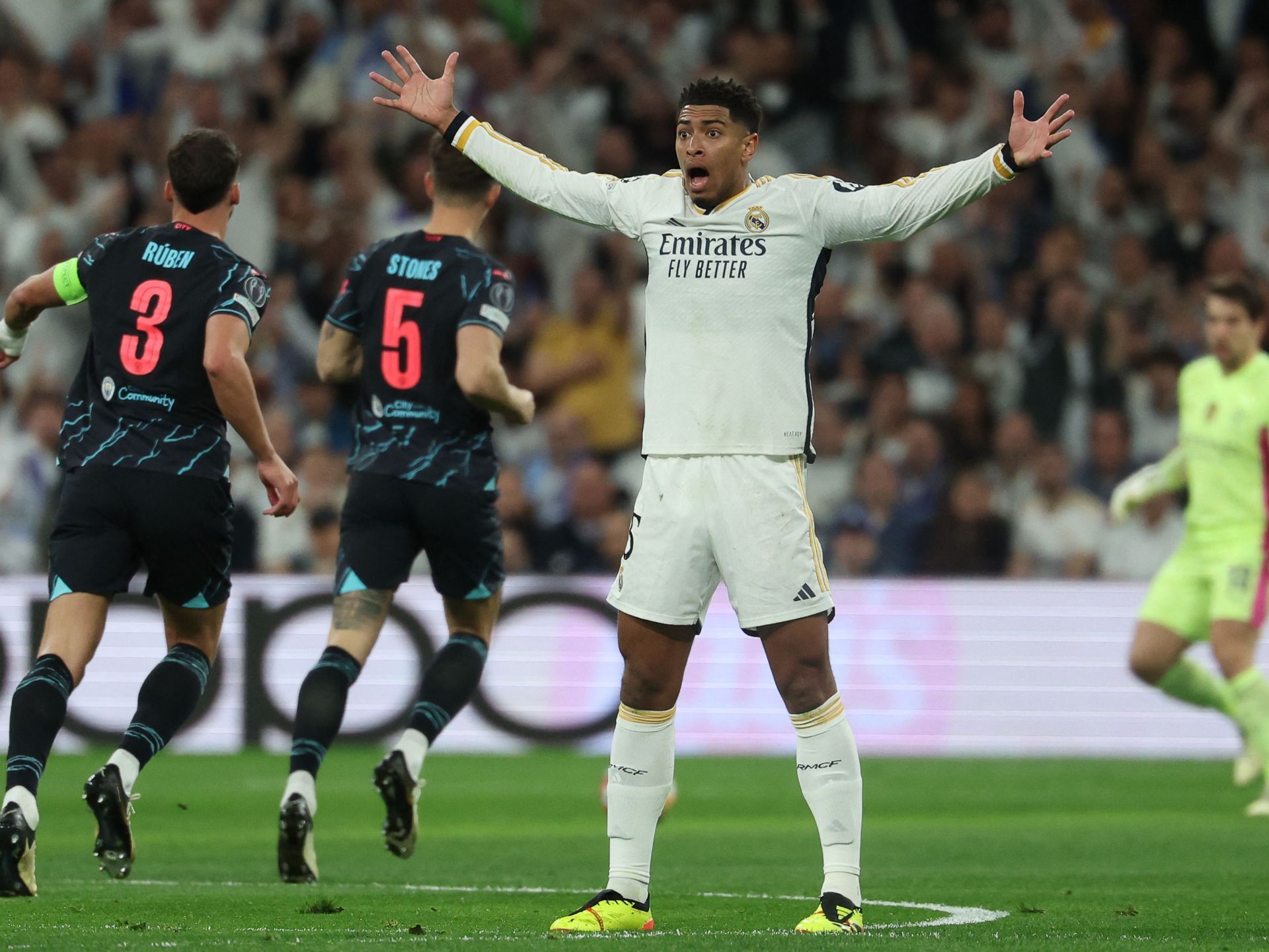 “الجشِع” بيلينغهام جاهز لخوض نهائي أبطال أوروبا - موقع الخليج الان