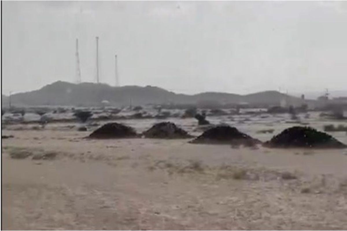 تقلبات جوية تتسبب في أمطار وسيول بعدة مناطق - موقع الخليج الان