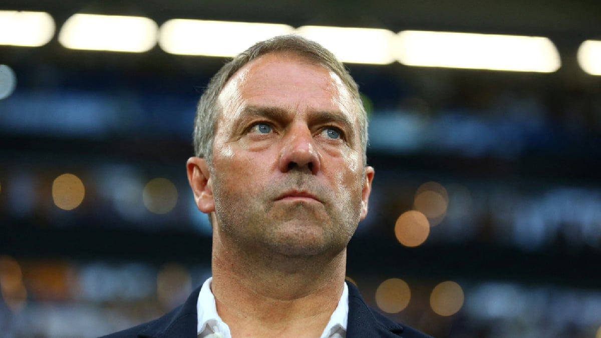 فليك يقلب الموازين في مستقبل نجم برشلونة