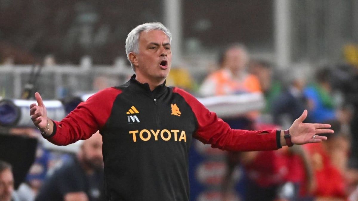 بعد ارتباط اسمه بالدوري السعودي.. مورينيو على أعتاب تدريب عملاق تركي