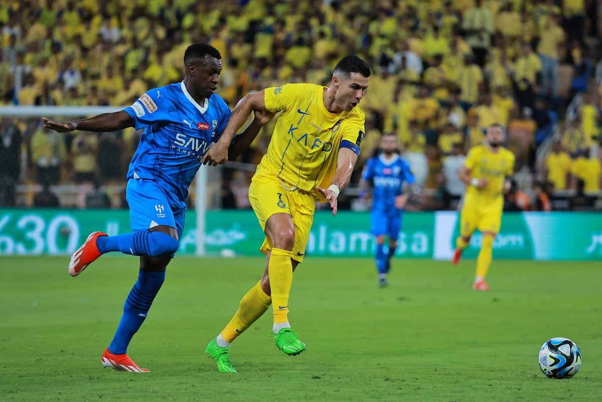 سجود رونالدو أثناء ركلات الترجيح ضد الهلال (فيديو)