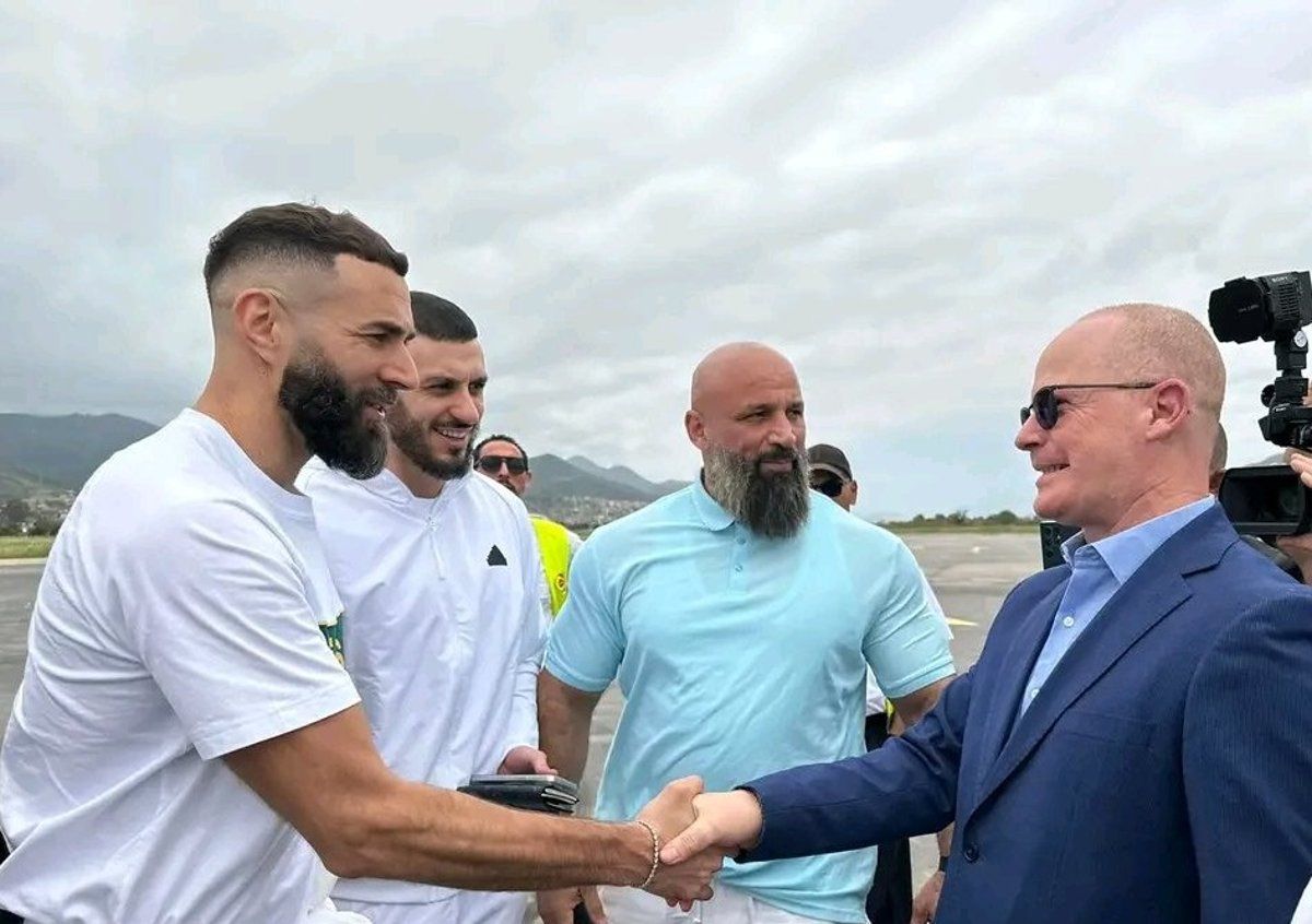 كريم بنزيما يحلّ بالجزائر.. أسباب الزيارة التاريخية وتفاصيلها