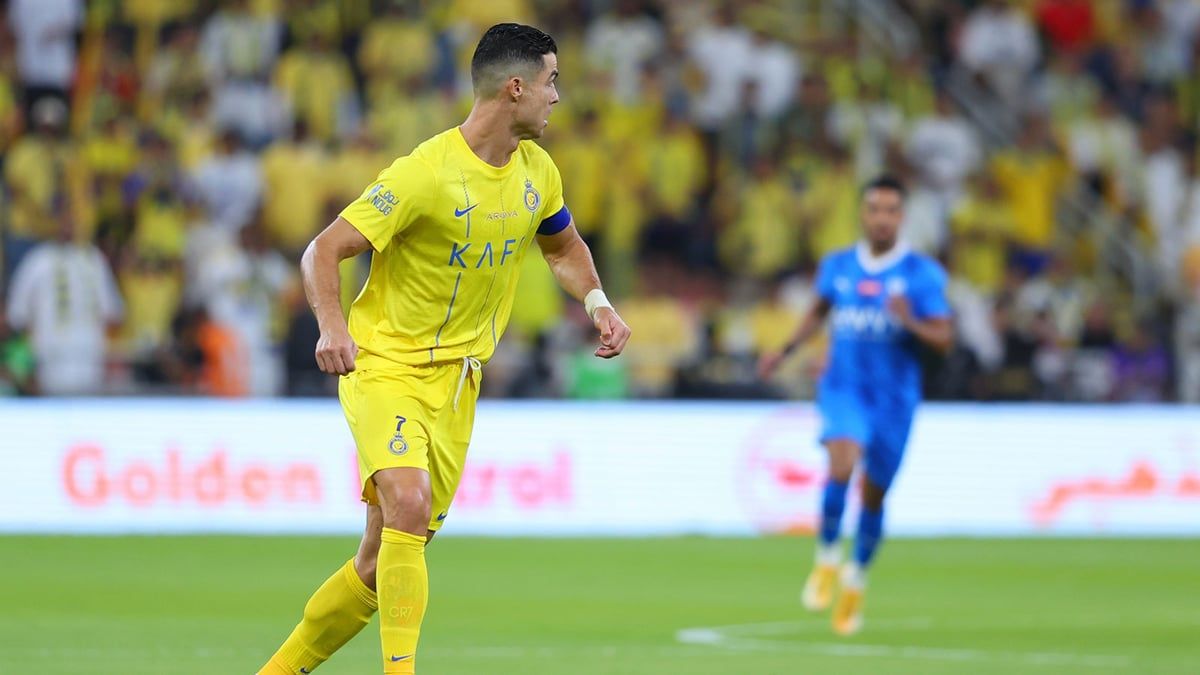 ظهر وهو يعرج.. رونالدو يثير رعب الجماهير قبل "يورو 2024"