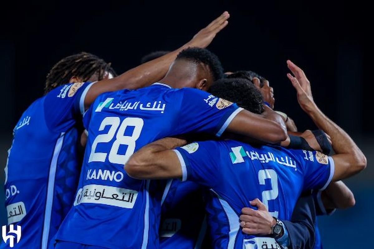 الثنيان يثير الجدل بتصريح مفاجئ...هذا اللاعب افضل مني في تاريخ الهلال السعودي!! - موقع الخليج الان