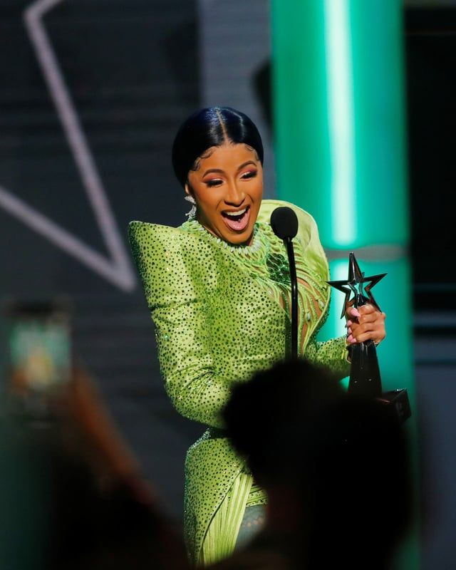 لن نكرر الخطأ.. مشاهير ندموا على دعم بايدن في انتخابات 2020