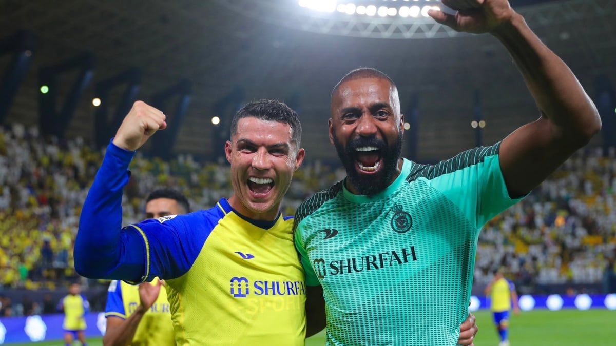 ابن نجم النصر السعودي يردُّ على أنباء رحيل والده (صورة)