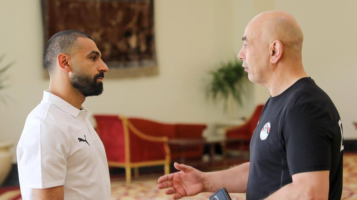 هل قام بزراعة شعر؟.. مظهر محمد صلاح الجديد يثير الجدل (صور)