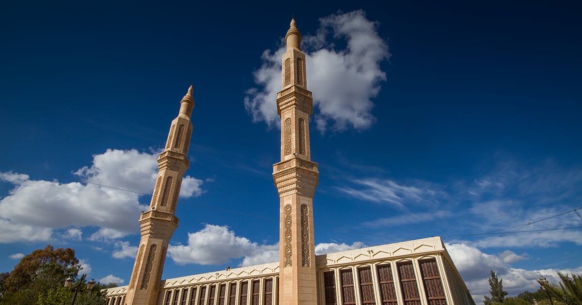 الجزائر.. تضامن واسع مع إمام مسجد تعرض لاتهام باطل بالسرقة