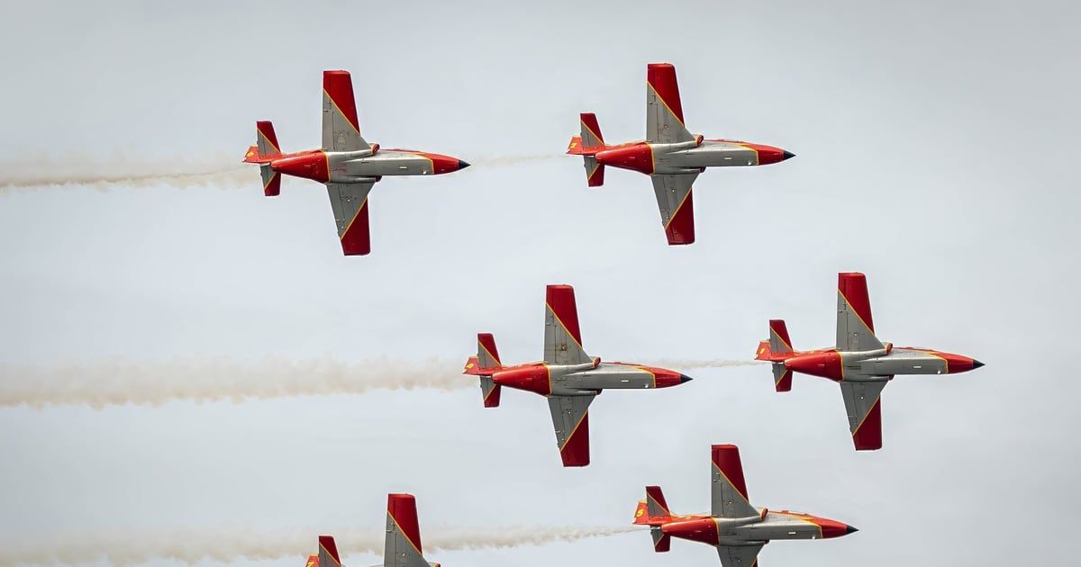 مقتل طيار بتصادم طائرتين خلال عرض جوي في البرتغال (فيديو)