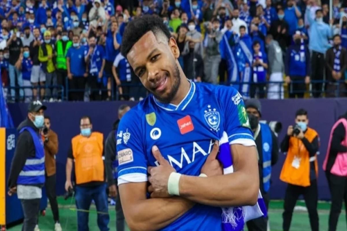 نجم الزعيم ينصح البليهي.... الخطأ خطأك ولكن أعطتنا كأس الملك السعودي بطعم مختلف - موقع الخليج الان