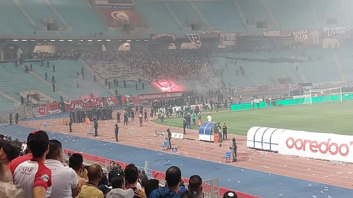 بيان ناري من الإفريقي بشأن شغب الجماهير أمام الترجي