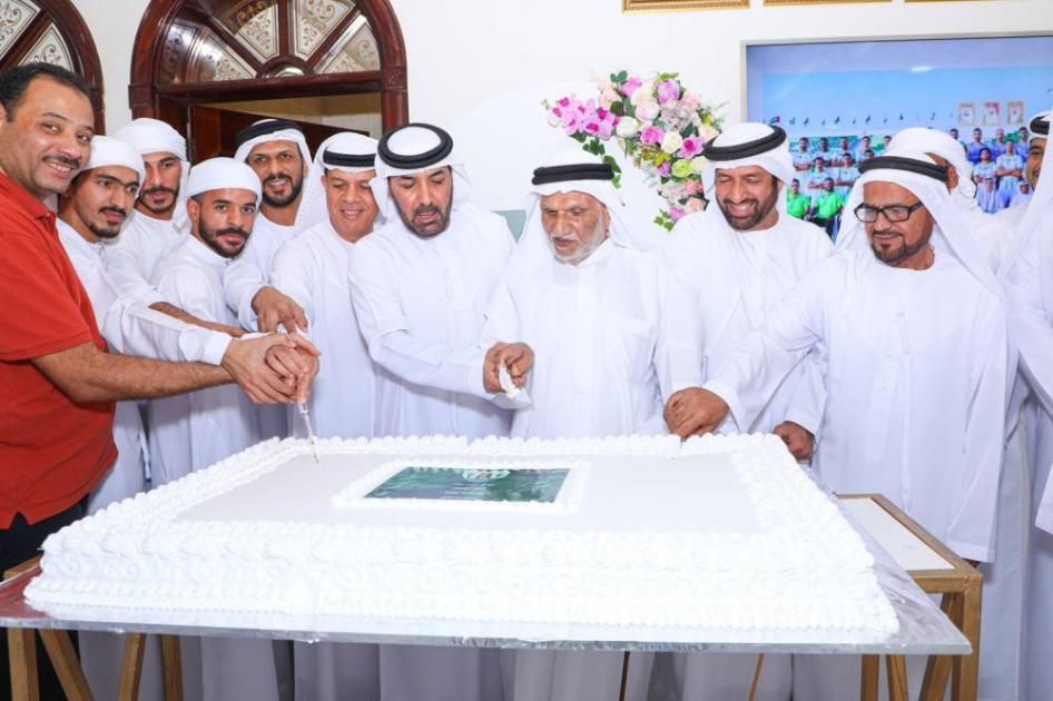 مشجع يقيم مأدبة عشاء لمجلس إدارة دبا الحصن ولاعبيه