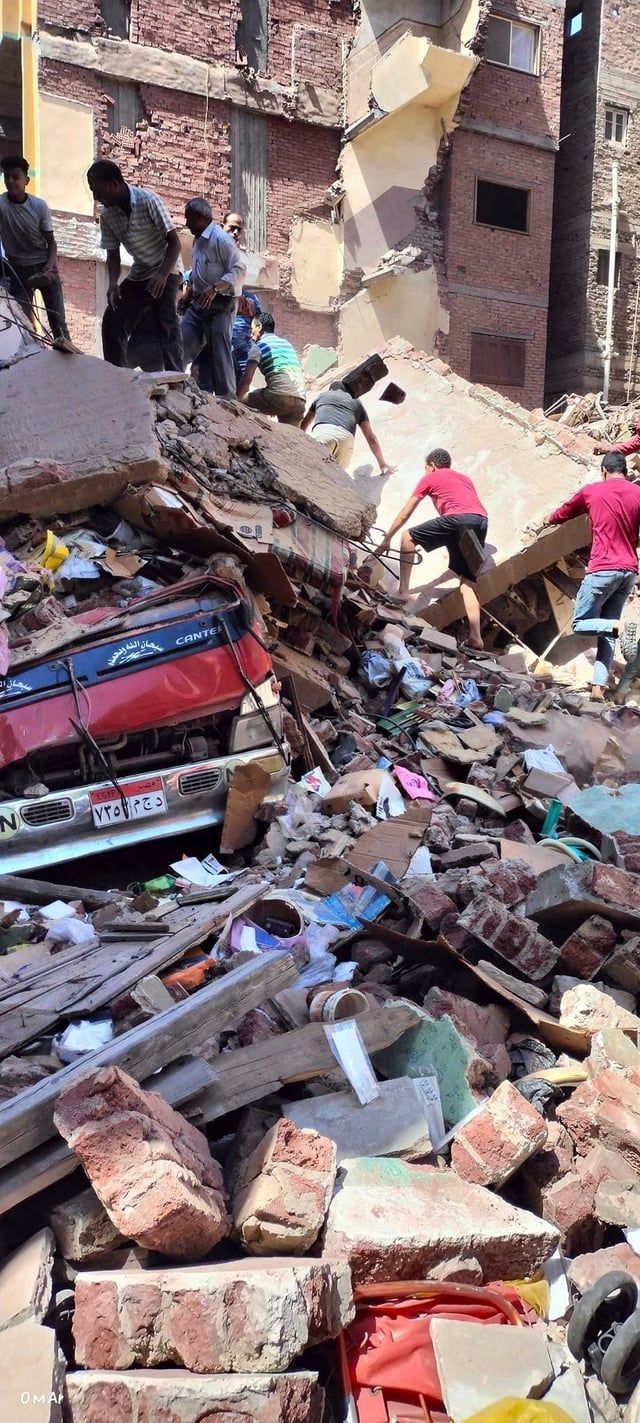 مصر.. قتلى وجرحى بانهيار مبنى سكني في الدقهلية (صور)