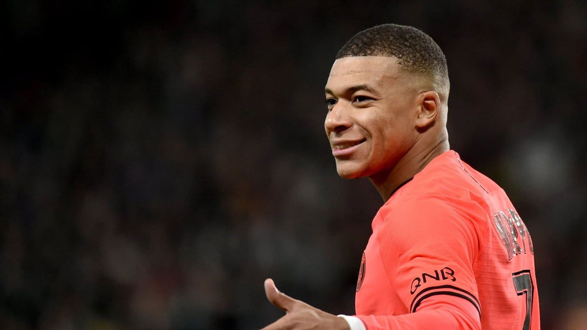 مبابي يكشف تفاصيل أزمته مع سان جيرمان.. ويرد على رسالة رونالدو