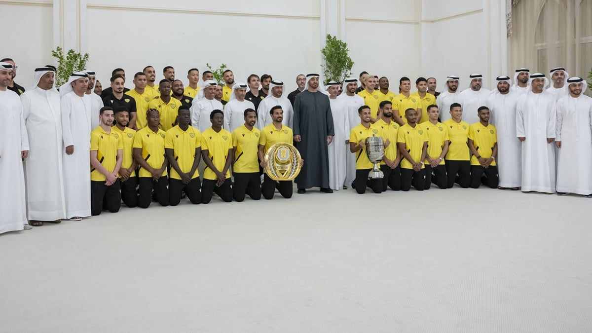 رئيس الإمارات يستقبل فريق الوصل