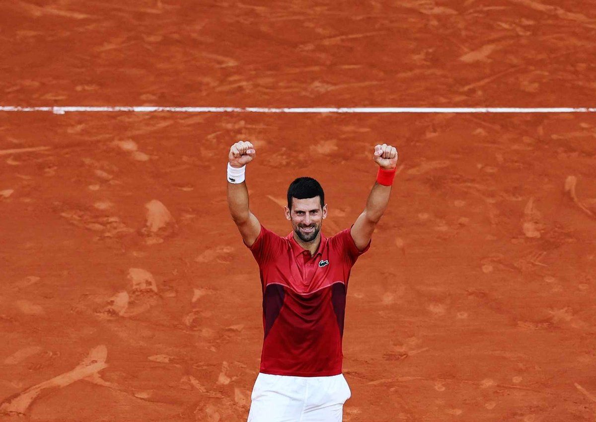 الإصابة تهدد ديوكوفيتش بالانسحاب من بطولة رولان غاروس للتنس