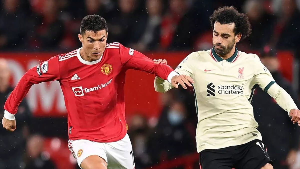 مشجع يستفز محمد صلاح بكريستيانو رونالدو (فيديو)