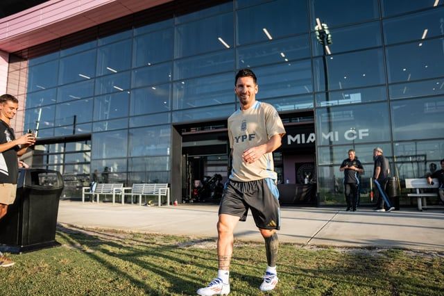 تفوق كاسح لمحمد صلاح على ميسي ورونالدو