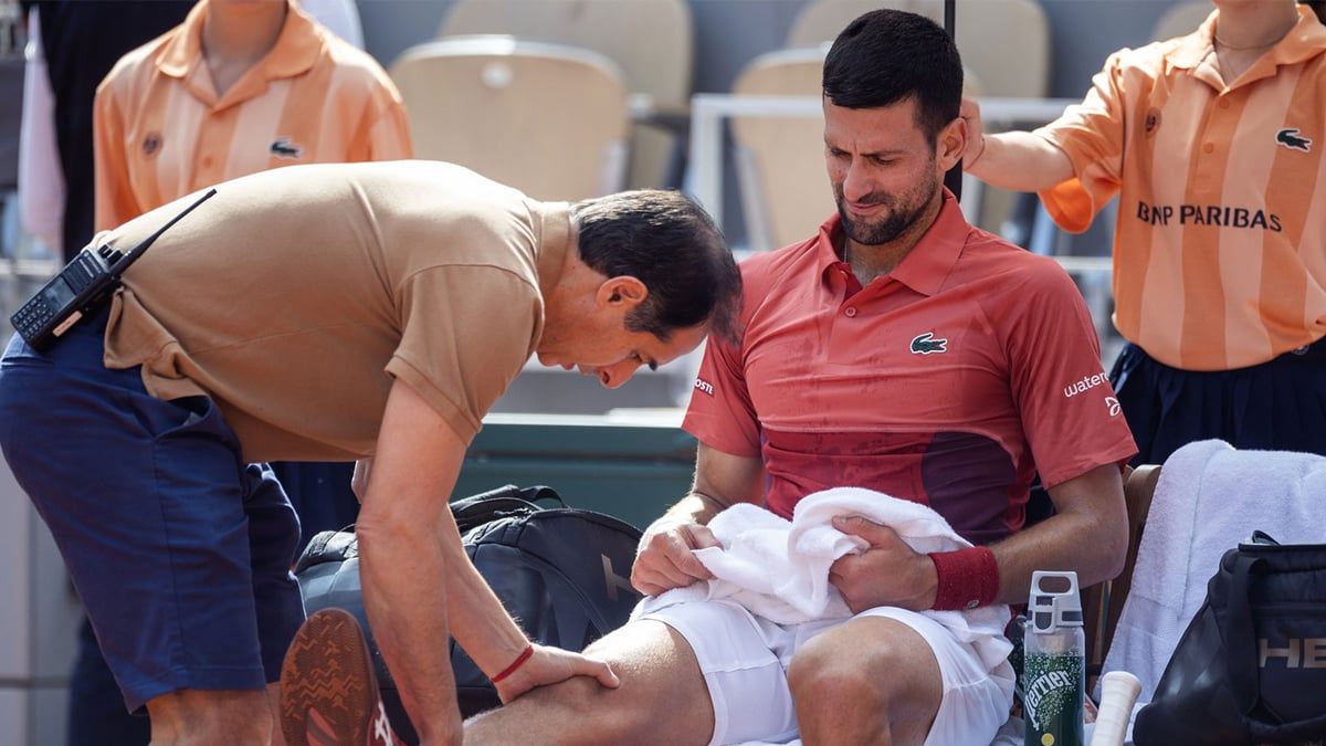 ديوكوفيتش يخضع لجراحة ناجحة في الركبة بعد انسحابه من "رولان غاروس"