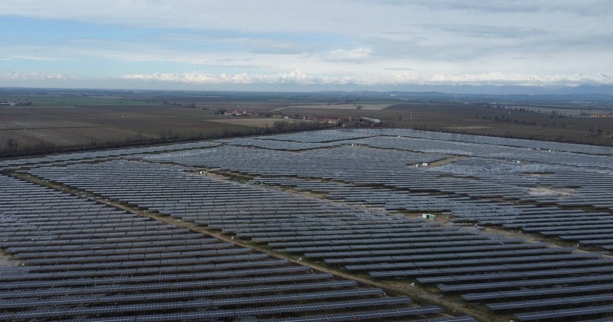 وكالة: الاستثمار في الطاقة النظيفة قد يبلغ تريليوني دولار في 2024