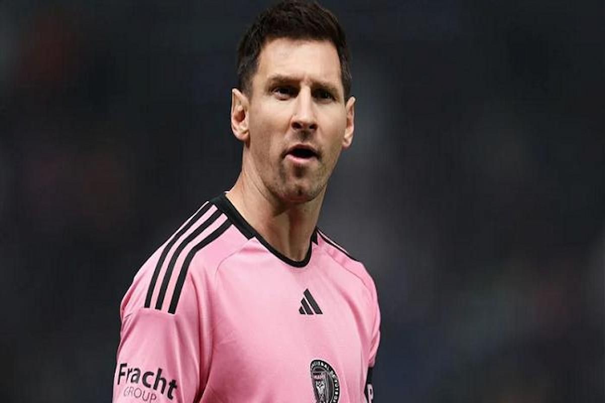 سيناريو ميسي يتكرر!! روشن على وشك خسارة المحترف الأرجنتيني "لأسباب عائلية" - موقع الخليج الان