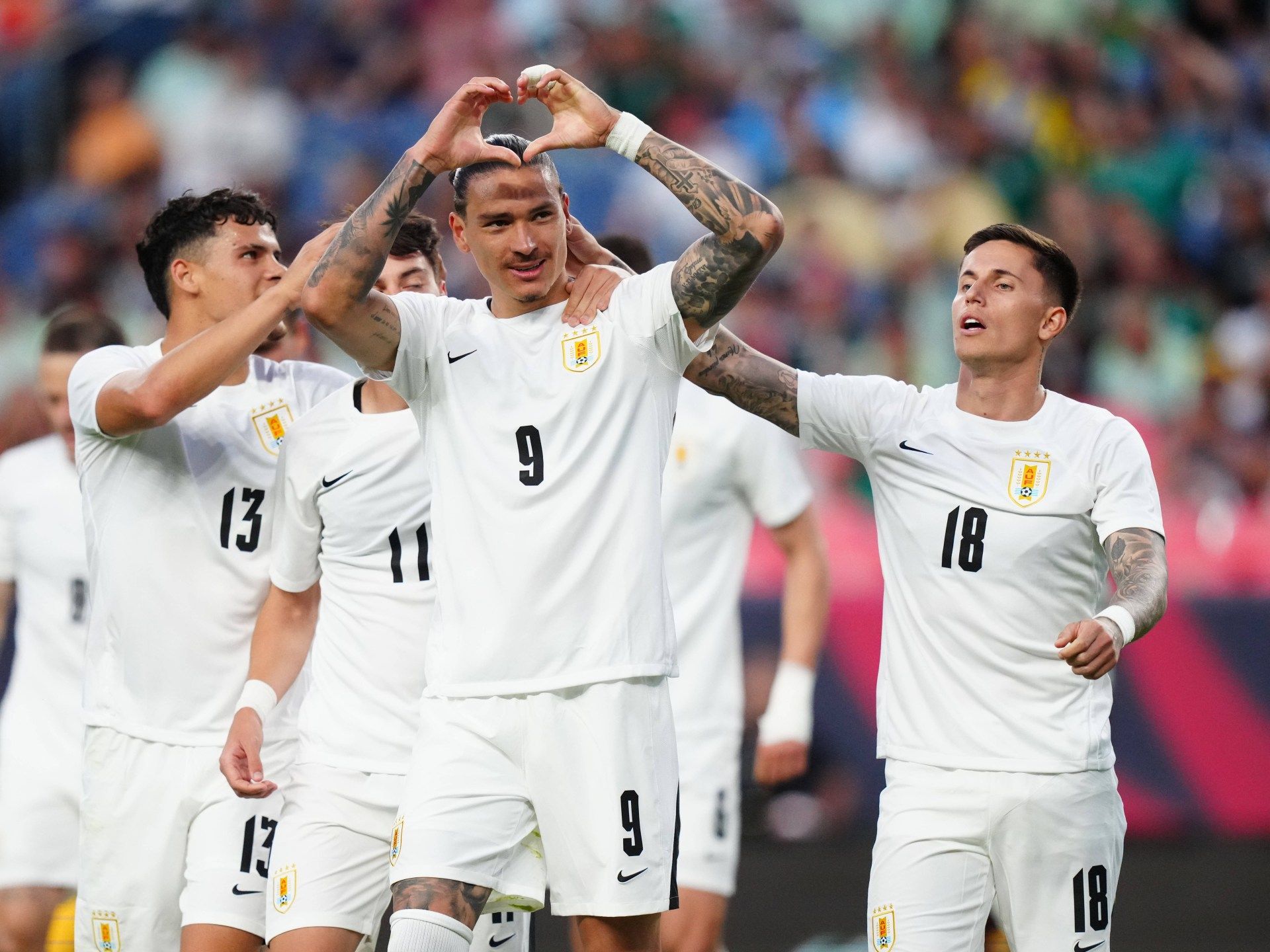 ثلاثية نونيز تهدي أوروغواي فوزا وديا ساحقا على المكسيك - موقع الخليج الان