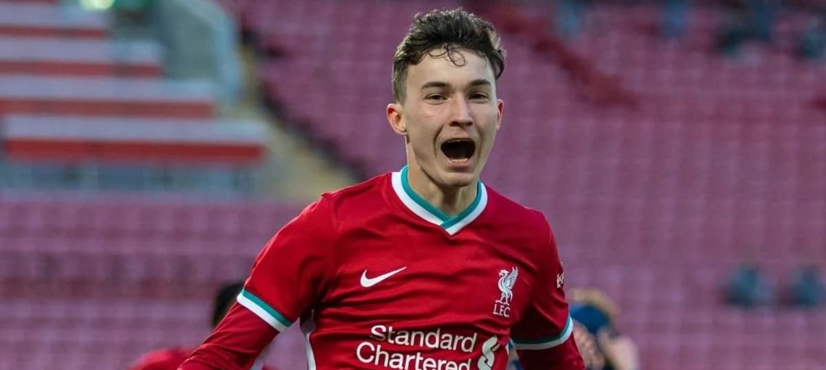 "ميسي البولندي" يرحل عن نادي ليفربول بعد نهاية عقده