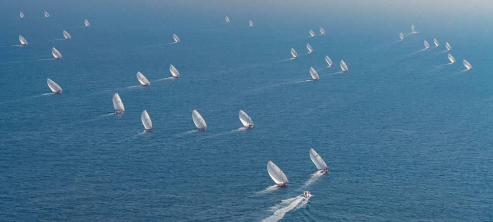 90 محملاً شراعياً على خط انطلاق سباق غناضة اليوم