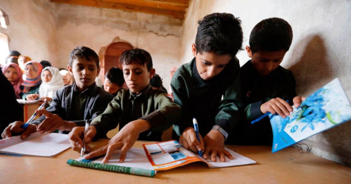 الحوثيون يستهدفون الهوية اليمنية بتغيير المناهج الدراسية "عقائدياً"