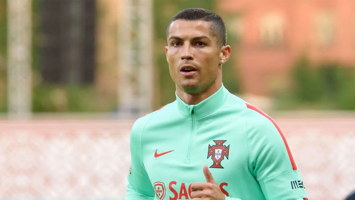 حفاوة كبيرة بكريستيانو رونالدو في تدريبات البرتغال (صور)