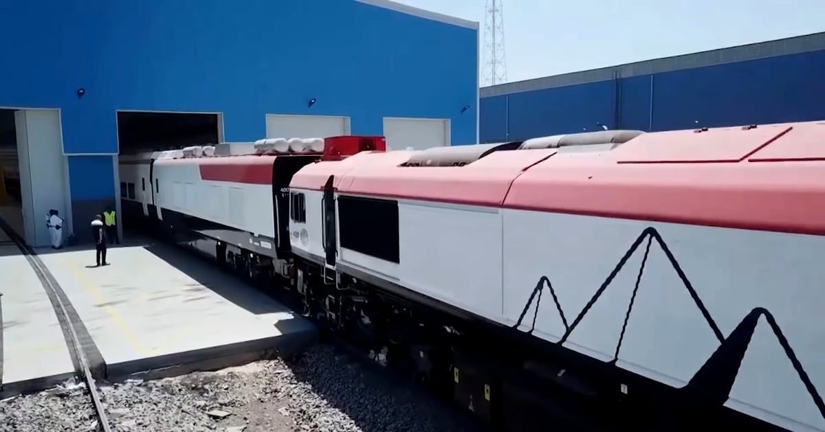 لماذا خفضت مصر سرعات القطارات؟