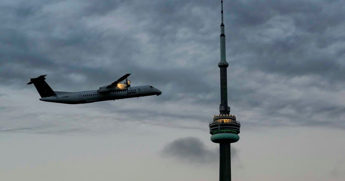 حوادث "بوينغ" تستمر.. نداء "استغاثة" بعد اشتعال النيران بمحرك طائرة (فيديو)