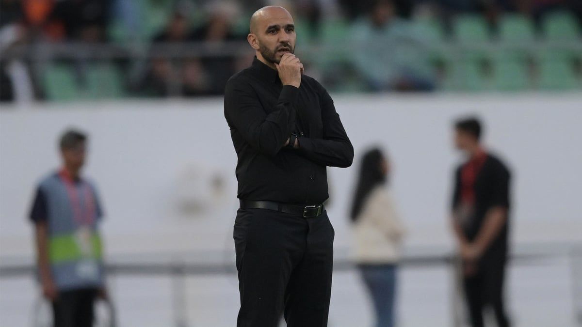 وليد الركراكي يرد على لقطات انفعال زياش والنصيري بعد استبدالهما