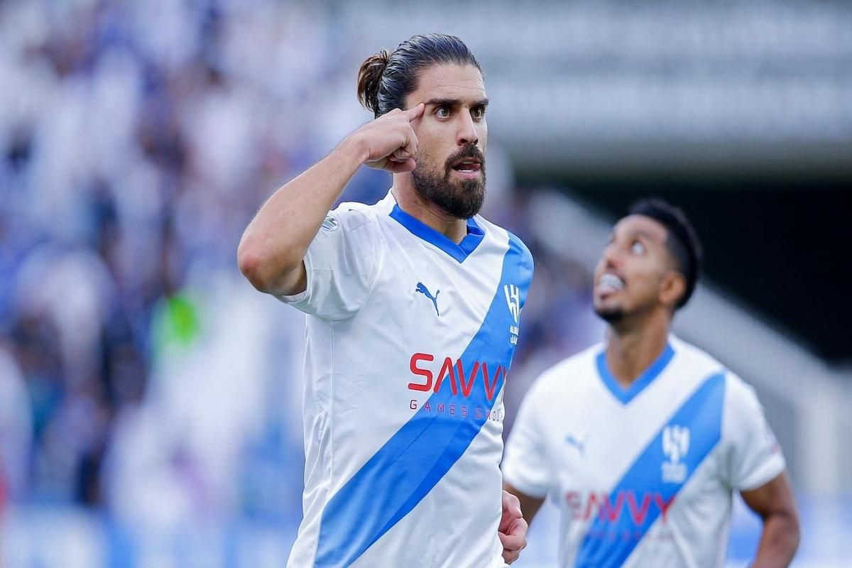 هذا ما فعله روشن ولم يفعله الدوري الإنجليزي! تصريح مفاجئ من نيفيز عن تجربته مع الهلال - موقع الخليج الان