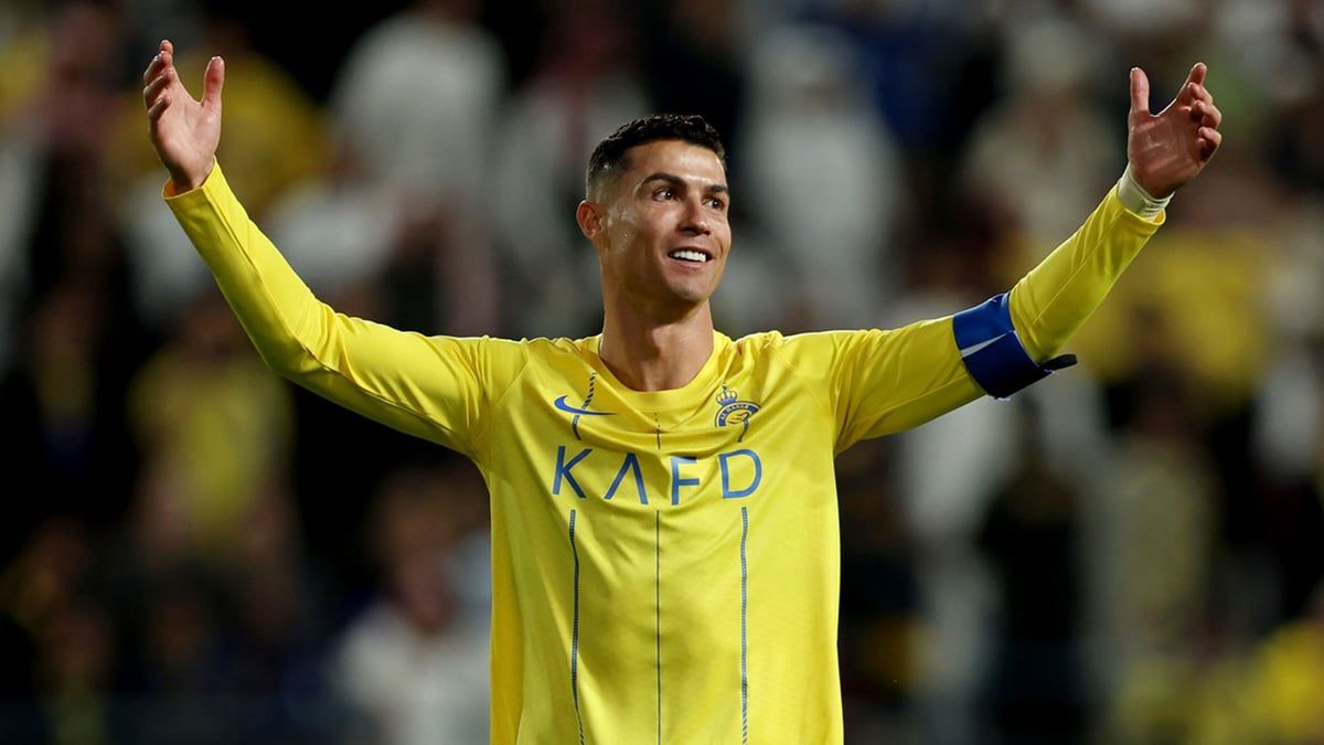 تفاعل مع مقطع قديم يقدّم فيه رونالدو دور مطرب (فيديو)