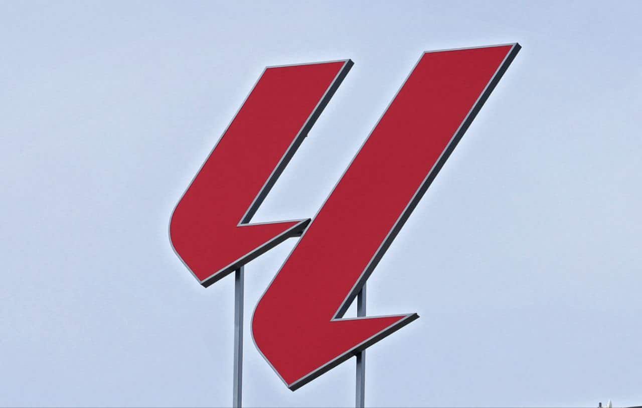 رغم عروض تخطت 100 مليون يورو!! صفعة سداسية من محترفي الدوري الإسباني لروشن - موقع الخليج الان