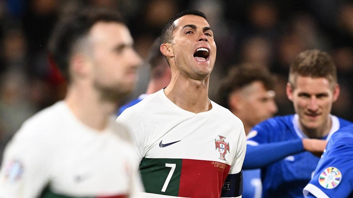 سبب ظهور رونالدو كحارس مرمى في تدريبات البرتغال (صور)