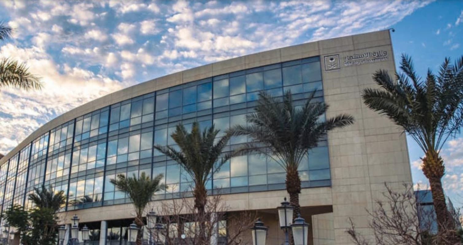 رئيس الراقي السعودي يثير الجدل!! لجنة الاستثمار السعودي تستحق الشكر على مساندة الأندية - موقع الخليج الان