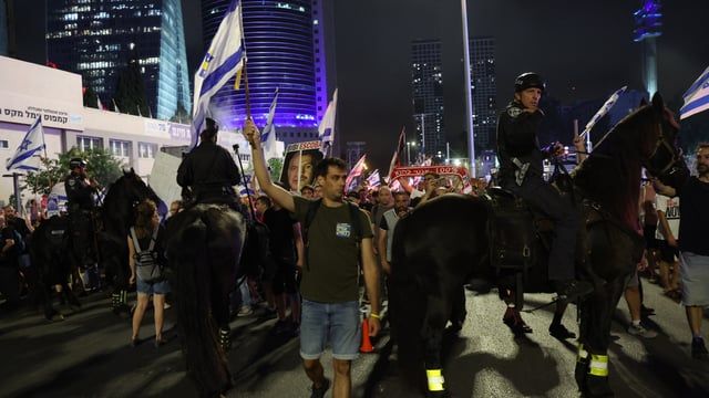 خبراء: نتنياهو حقق "مكاسب سياسية" من عملية تحرير الرهائن