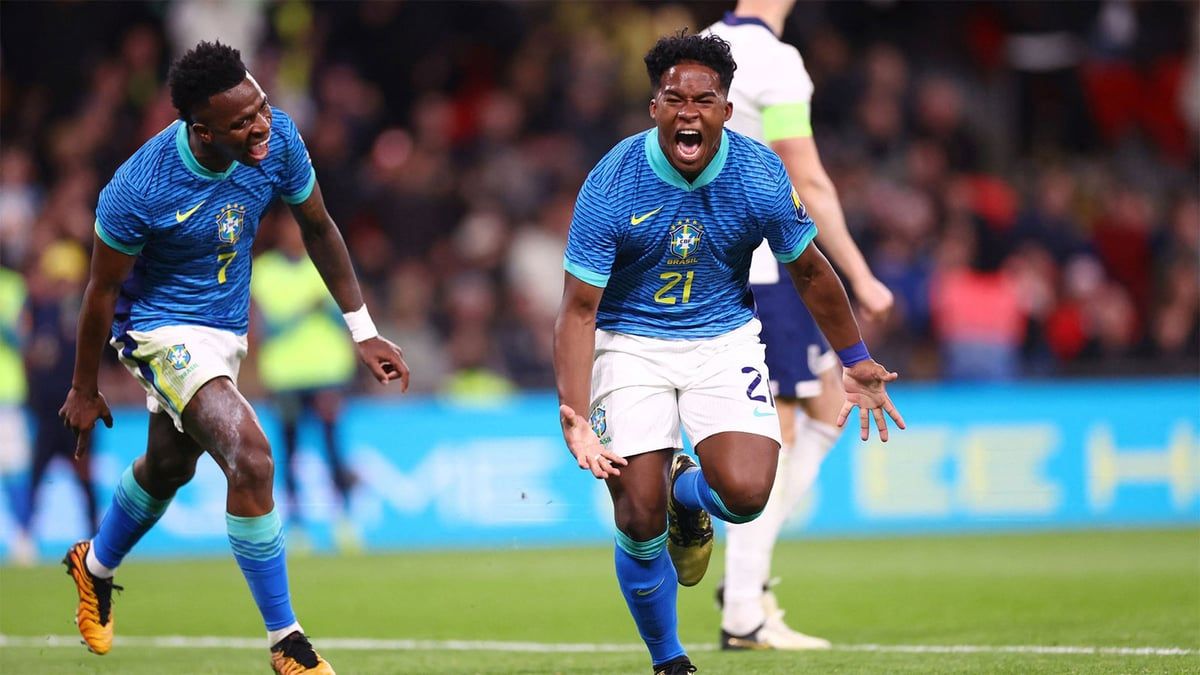 إندريك يحرج مبابي مبكرًا