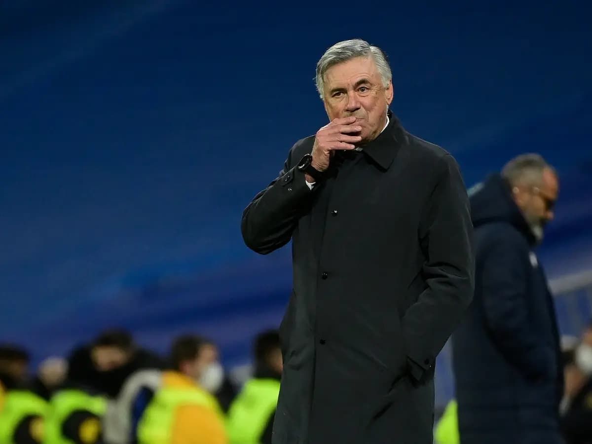 أنشيلوتي يبعث الأمل بتصريح مفاجئ!! المُعتزل "هدف روشن" قد يعود من جديد - موقع الخليج الان