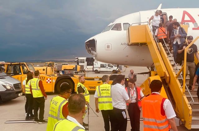 النمسا.. البَرَد يهشم طائرة وسط عواصف وفيضانات (صور)